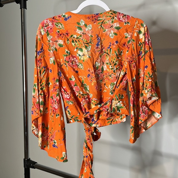 Womens blouses - Picture 3 of 3